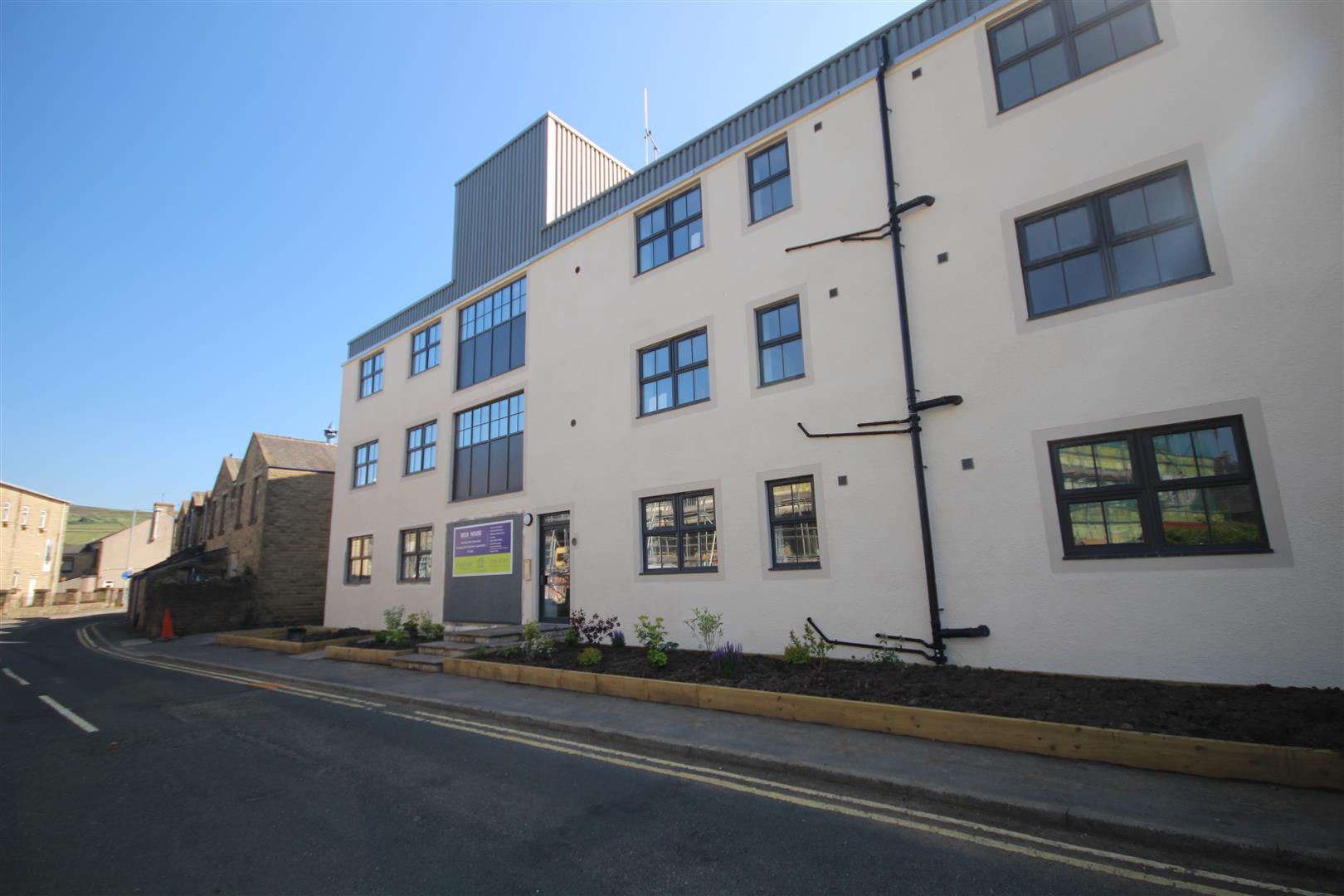 1 bedroom apartment To Let in Earby - IMG_7623.jpg